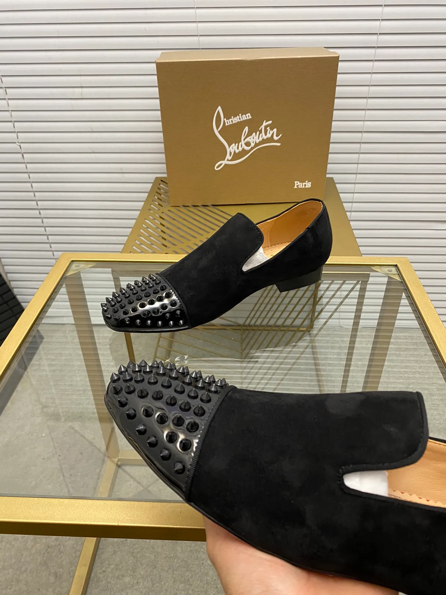 Made to order. Ex-factory price 500. christian louboutin (CL red-soled shoes) counter series, casual leather shoes 📢 📢 📢 Exclusive hot style release 🎈🎈💪 Movable latex feet 👻 Finished outsole sewing line [Deyi] 😝 #男38#-48, global supply 😝 [Top version]: Original imported genuine leather upper, top original leather lining, original molded TPU outsole, original 1:1 detail processing, original shoe last,